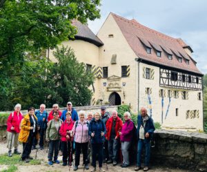 TuS Gruppe vor Burg Rabenstein